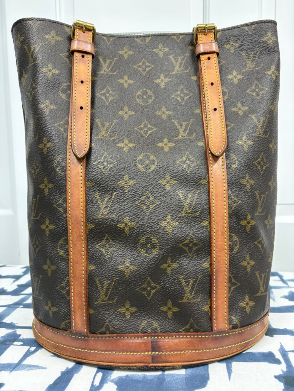 Vintage 90’s Louis Vuitton Bucket Bag Monogram Canvas—NEW INTERIOR - Picture 7 of 14